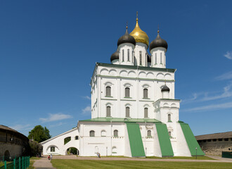 Fototapeta na wymiar Trinity Cathedral in Pskov Krom or Kremlin.