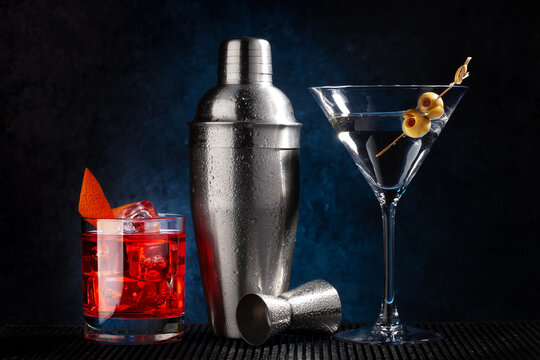 Cocktail shaker and cocktails