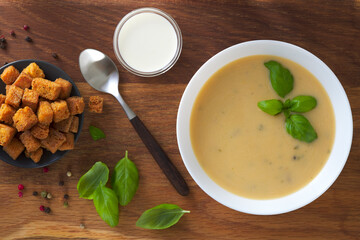 Mushroom cream soup with croutons
