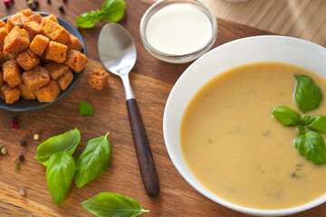 Mushroom cream soup with croutons