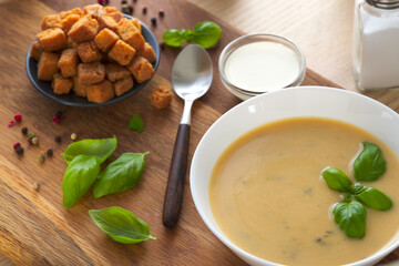 Mushroom cream soup with croutons