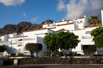 Fototapeta na wymiar white houses in Tenerife Canary islands