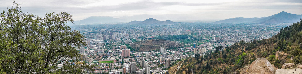 Fototapeta na wymiar View of the city of Santiago de Chile from Mount San Cristobal