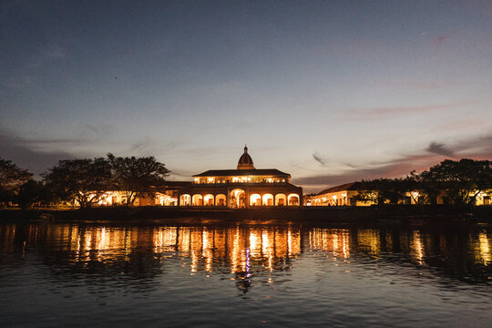 Atardecer en Momp&oacute;s desde el r&iacute;o 