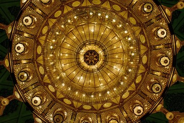 Obraz premium Huge chandelier in Sultan Qaboos mosque, Oman