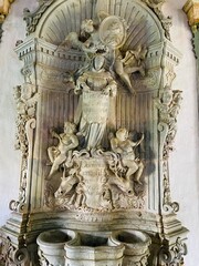 Imagens de Igreja Anjos moldados em Pedras