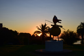 atardecer en el parque de la ciudad
