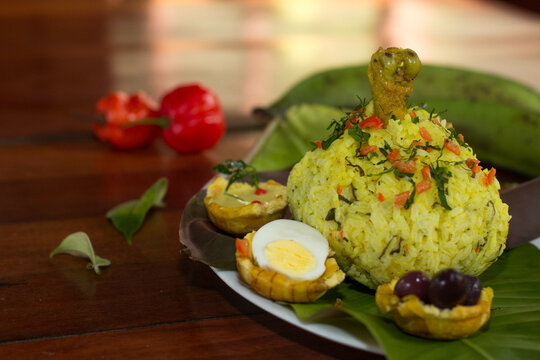 Comida t&iacute;pica de la selva del Per&uacute;, Juane con pollo.