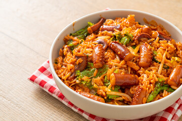 Stir-fried squid or octopus with Korean spicy sauce rice bowl