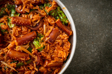 Stir-fried squid or octopus with Korean spicy sauce rice bowl