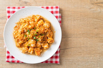 stir-fried shrimps with garlic and shrimps paste