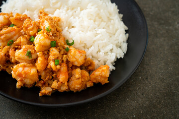 stir-fried shrimps with garlic and shrimps paste