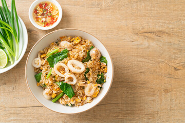 Fried rice with squid or octopus