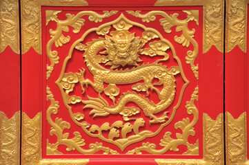 chinese golden dragon on the door