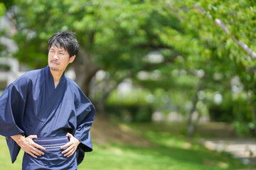 着物姿の男性