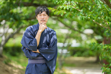 着物姿の男性