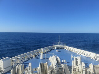 フェリーの船首