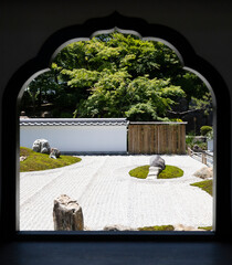 お寺の日本庭園