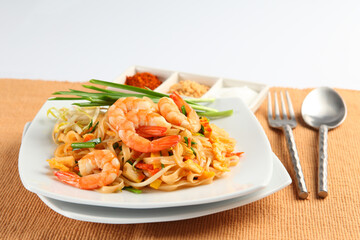 Pad Thai with shrimp - Thai noodle