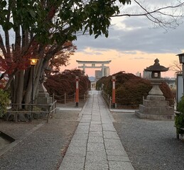 夕焼けの空と長岡天満宮