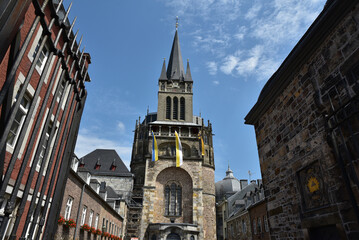 Fototapeta na wymiar Clocher de la cathédrale d'Aix-La-Chapelle. Allemagne