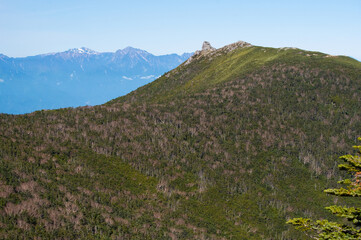 奥秩父朝日岳から望む金峰山と甲斐駒ヶ岳
