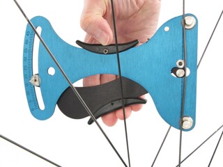 Réparation et entretien d'une roue de vélo.