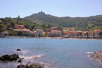 The harbour and dominating castle: Collioure, Pyrenees-Orientales, Occitanie, France