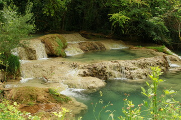 Salles la source