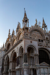 Fototapeta premium St Mark's Basilica in Venice on a summer evening