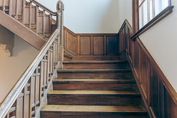 古い洋館の階段
