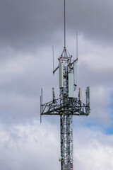 Antena de telecomunicaciones, antena telefonía móvil 4g, 3g, 2g.
Telefonía 5g, radioenlaces telefonía móvil
