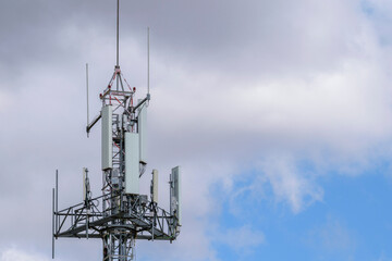Antena de telecomunicaciones, antena telefonía móvil 4g, 3g, 2g.
Telefonía 5g, radioenlaces telefonía móvil

