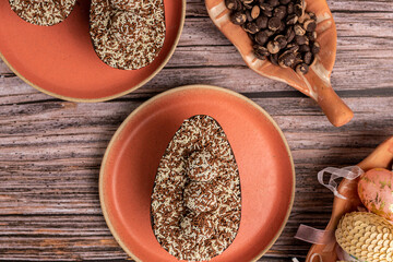 Easter - Easter egg stuffed with milk chocolate brigadeiro and white chocolate