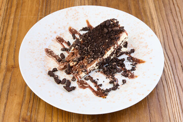 chocolate cake with crunchy crumble