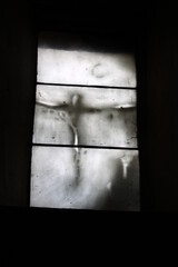 Vitrail d'église noir et blanc