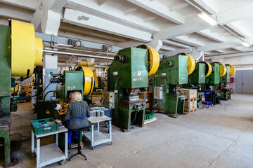 Metal press form stamping machine