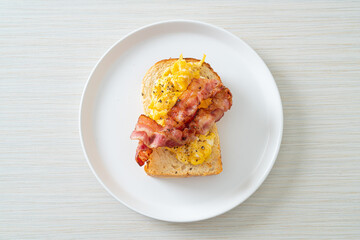 bread toast with scramble egg and bacon