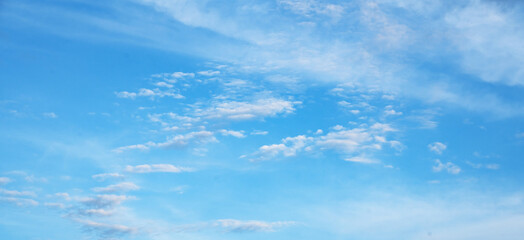Naklejka na ściany i meble blue sky with dramatic clouds 