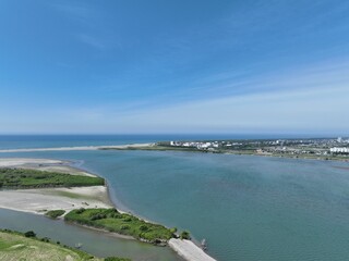 静岡県磐田市の風力発電所を空撮した風景