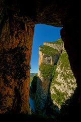 Cova de la Colomera.Congost de Mont-Rebei. Macizo del Montsec. Lleida.Cordillera pirenaica.Catalunya.España. © Tolo