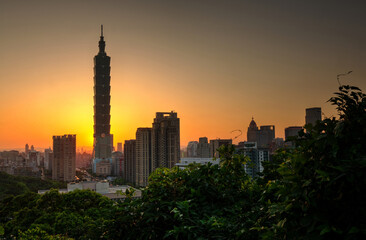 Fototapeta na wymiar Taipei Skyline with Taipei 101 Tower at Sunset Time