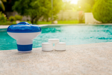 Tablets with chlorine dispenser for swimming pools. Chlorine tablets with dosing float, Pool float...
