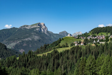 Fototapeta na wymiar Cloudy Dolomites Gusela mountain, Passo di Giau with peak Ra Gusela. Location place Dolomiti Alps, Cortina d'Ampezzo, South Tyrol, Italy, Europe.