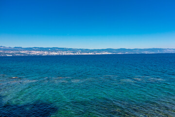 Abendspaziergang entlang der wunderschönen Küstenlandschaft vor den Toren Kvarner Bucht - Lovran - Kroatien