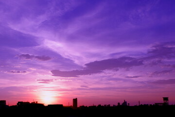 雨上がりの夏の夕景　街並み