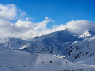 Fototapeta na wymiar beautiful snow covered mountain in Switzerland