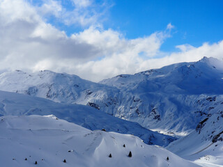Fototapeta na wymiar beautiful snow covered mountain in Switzerland