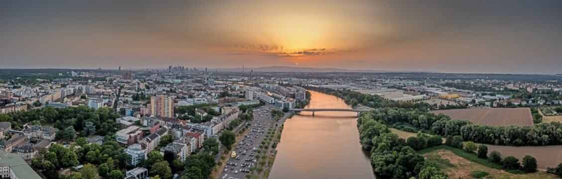Offenbach Immagini - Sfoglia 1,896 foto, vettoriali e video Stock | Adobe  Stock
