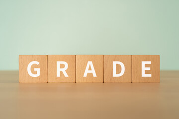 階級・グレードのイメージ｜「GRADE」と書かれたブロック